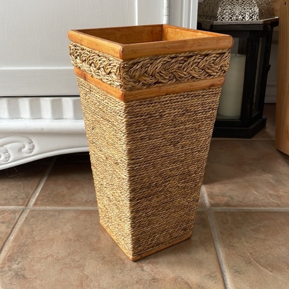 Large Rope Wrapped Wooden Vase - Picture 7 of 13